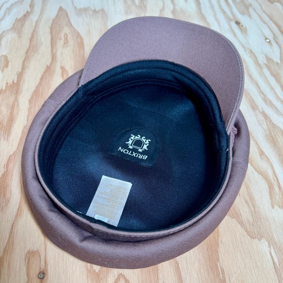 Bʀɪxᴛᴏɴ Fɪᴅᴅʟᴇʀ Nᴇᴡsʙᴏʏ Cᴀᴘ - Picture 13 of 16